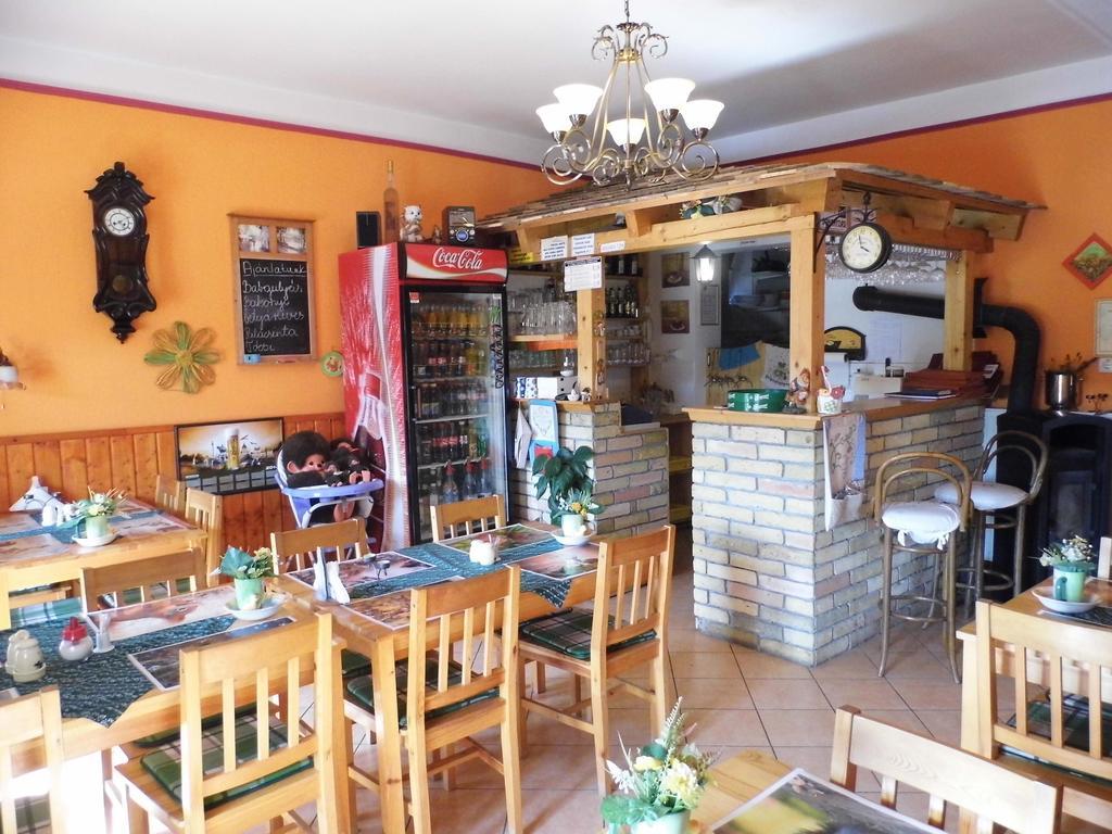 Bakonyi Apartmanhaz Eplény Zewnętrze zdjęcie