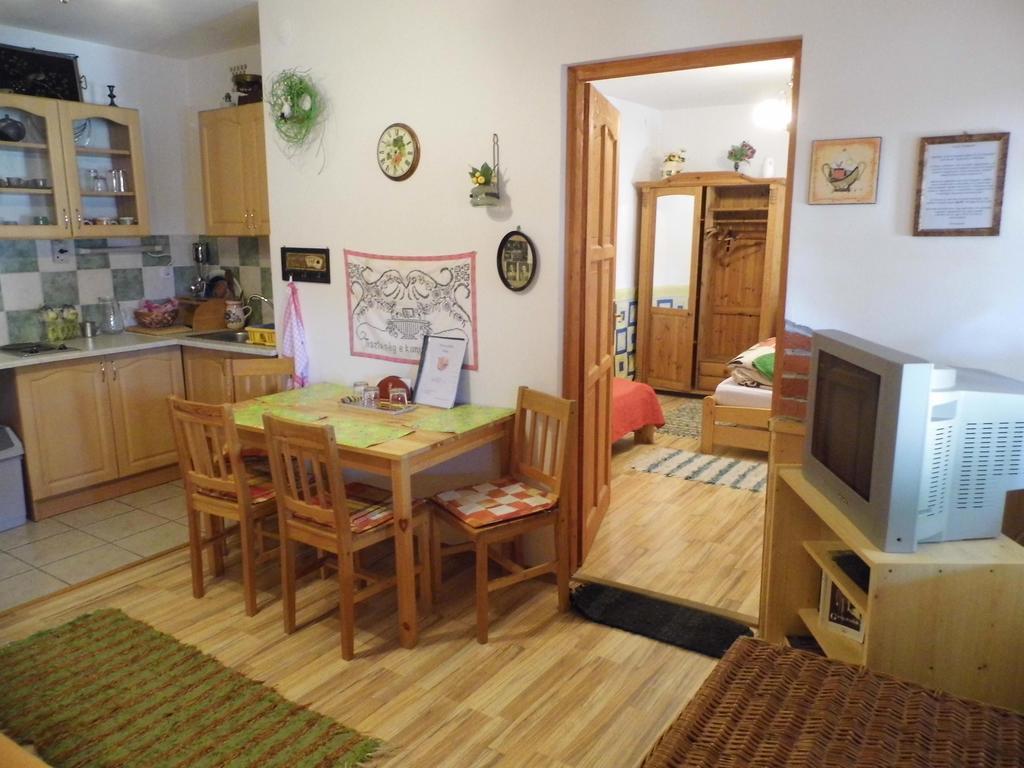 Bakonyi Apartmanhaz Eplény Zewnętrze zdjęcie