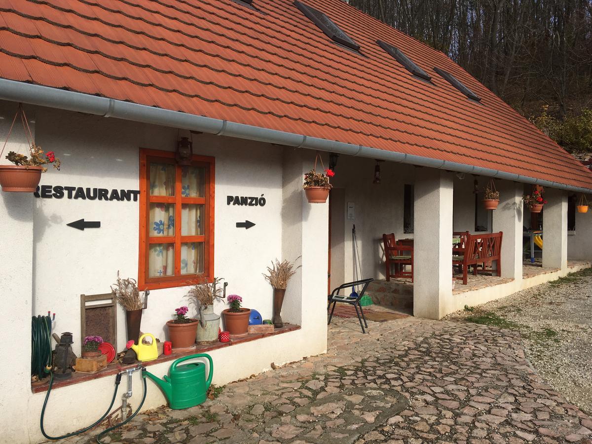 Bakonyi Apartmanhaz Eplény Zewnętrze zdjęcie